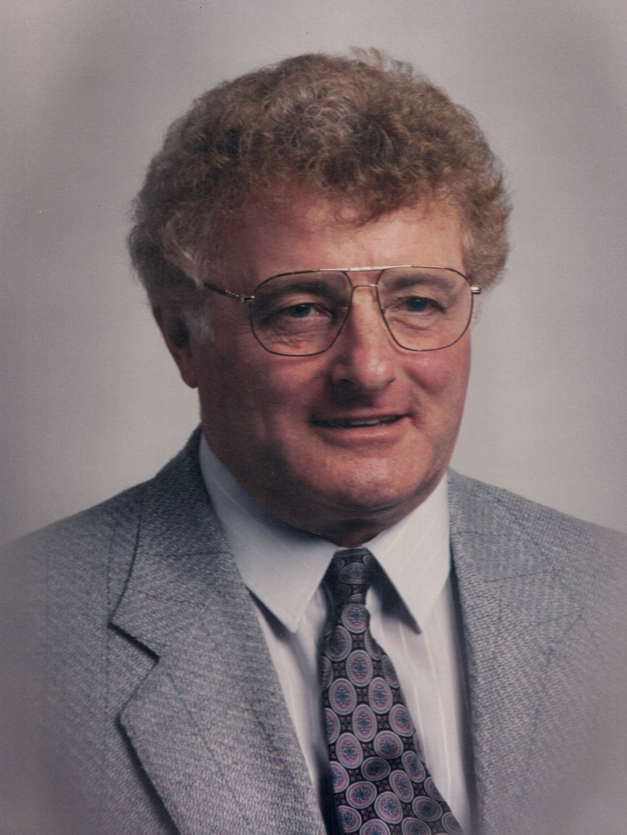 Gordon
            
            
            Roberts