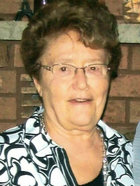Pauline
            
            
            Dafoe (Peters)