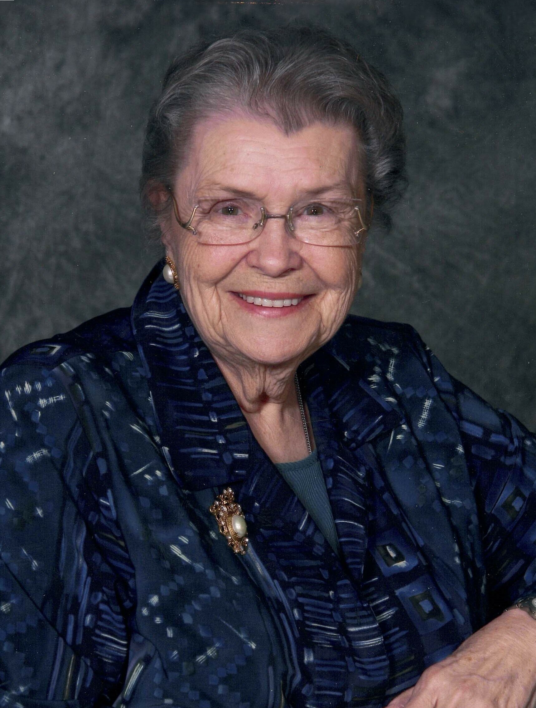 Shirley
            
            
            Wartman